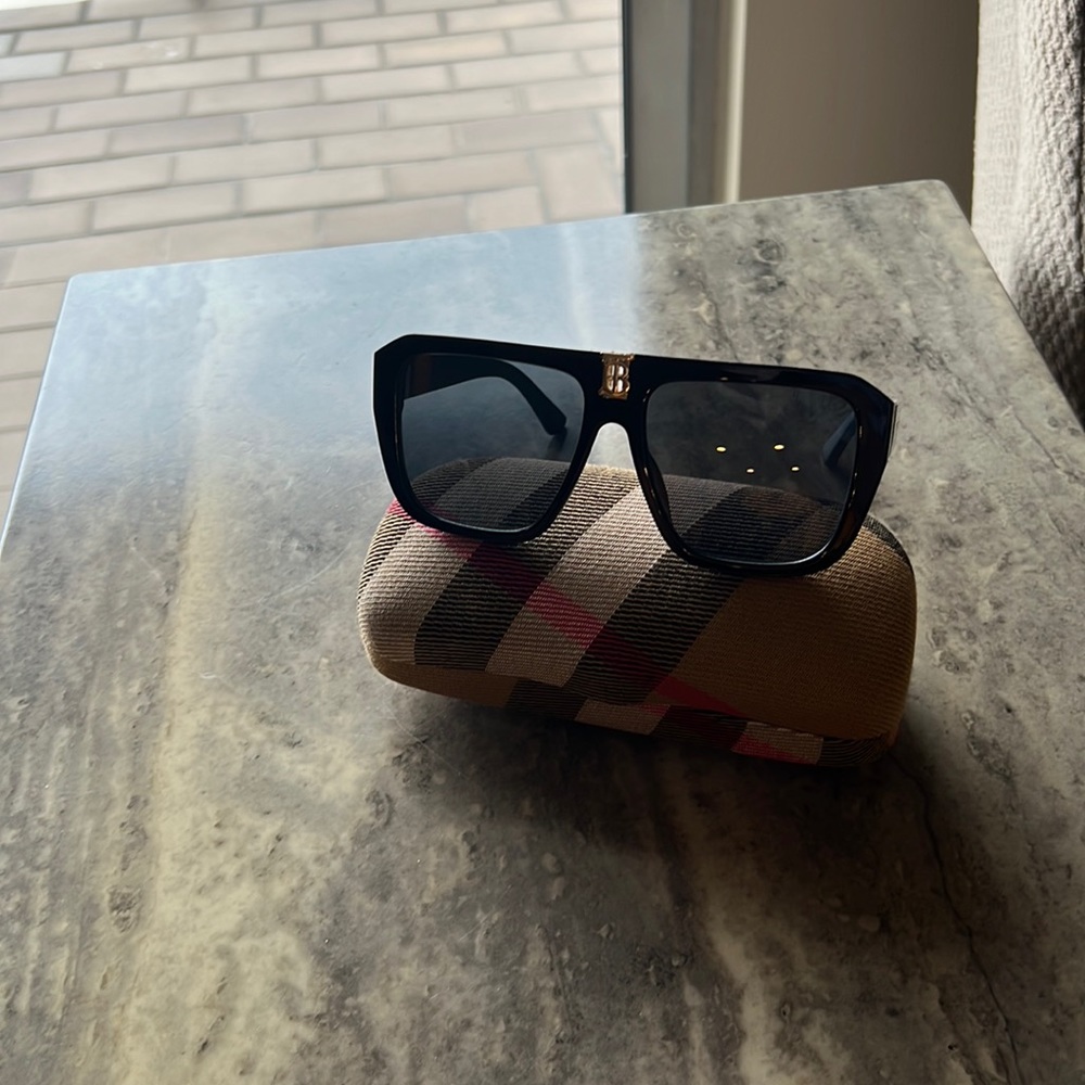 Stylish Burberry Women's Oversized Sunglasses